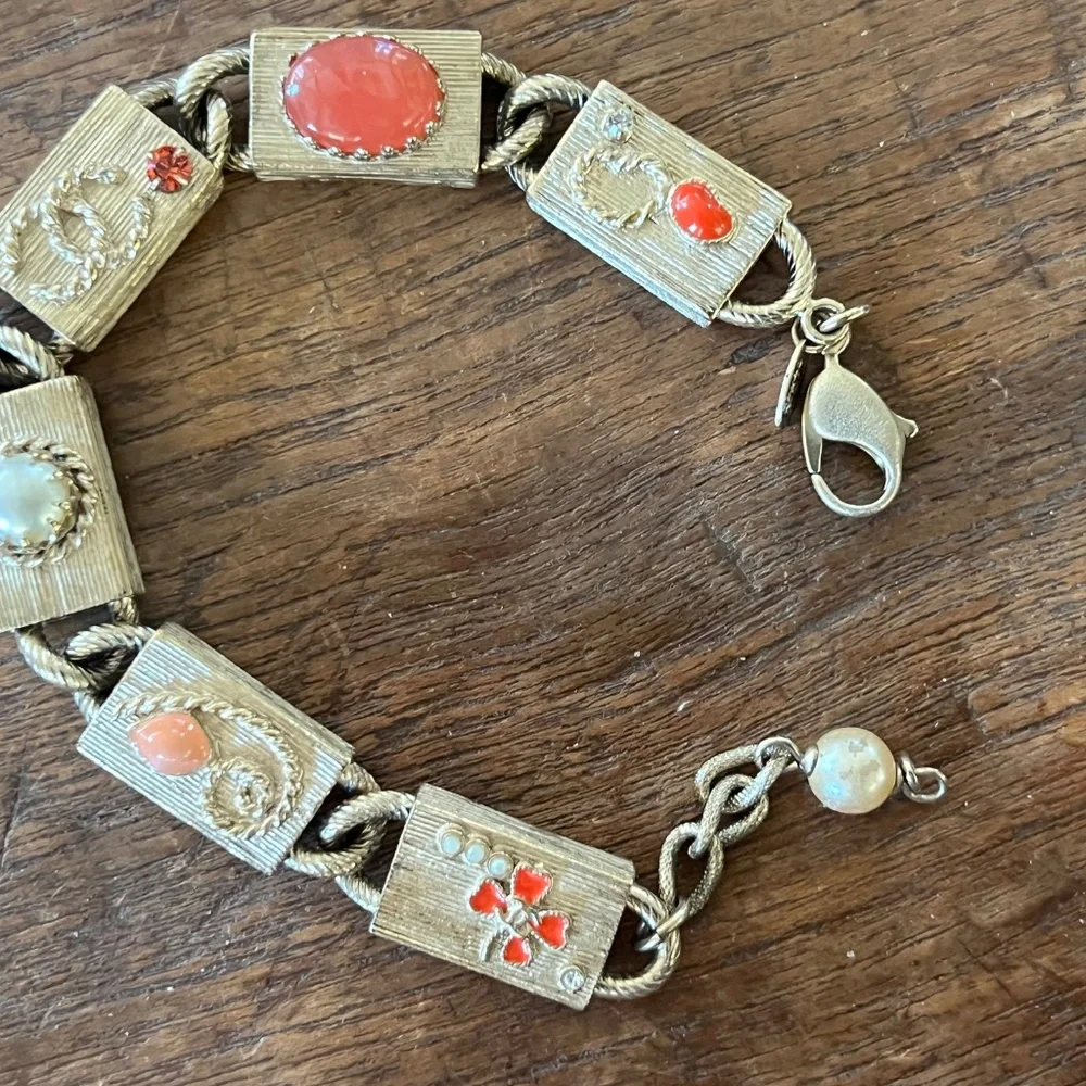 Chanel Bracelet- From 2007 Spring Collection- Faux Pearls and Gemstones - Picture 1 of 16
